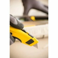 Stanley STA043257TP FatMax Triple Pack - 5m Tape, Retractable Knife And Blades 6 Stanley STA043257TP FatMax Triple Pack - 5m Tape, Retractable Knife And Blades -STANLEY SHOP 33879646 5